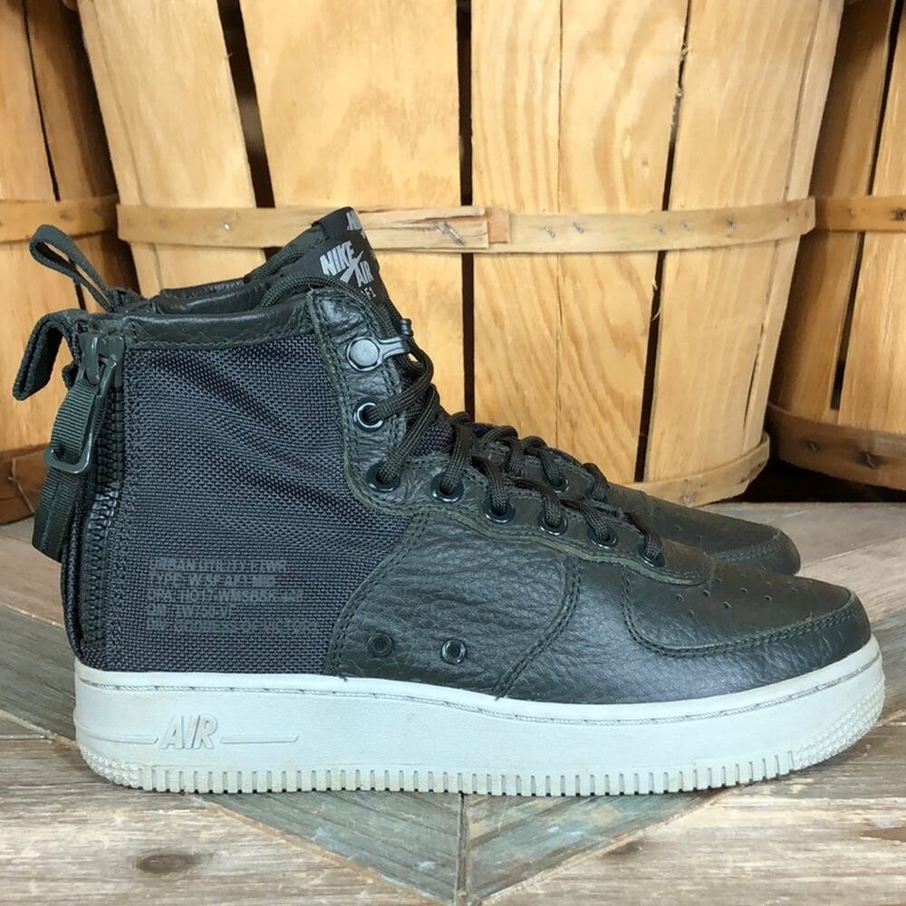 Nike SF Air Force 1 Mid Outdoor Green Leather AA3966-300 Sneakers Women Size 6.5